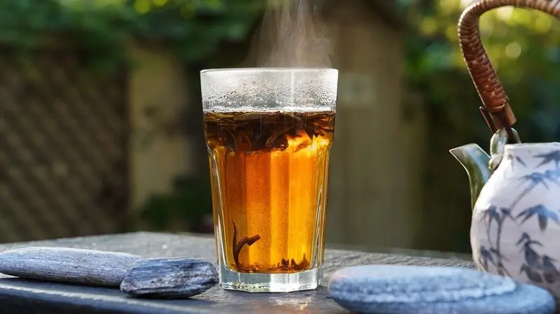 Hot tea can relieve menstrual cramps in women Hot tea can relieve menstrual cramps in women