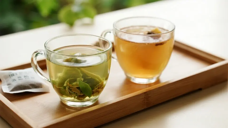 Green Tea vs Detox Tea Green Tea vs Detox Tea